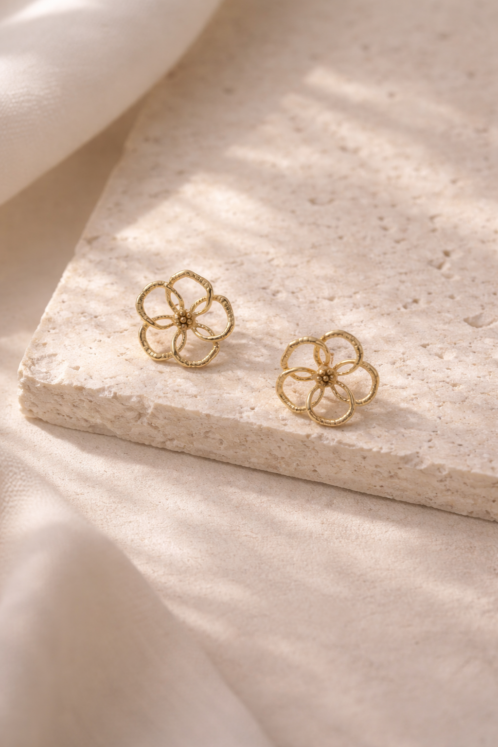 Boucle d’oreille florale - Acier inoxydable -  2,1 x 2,1 cm