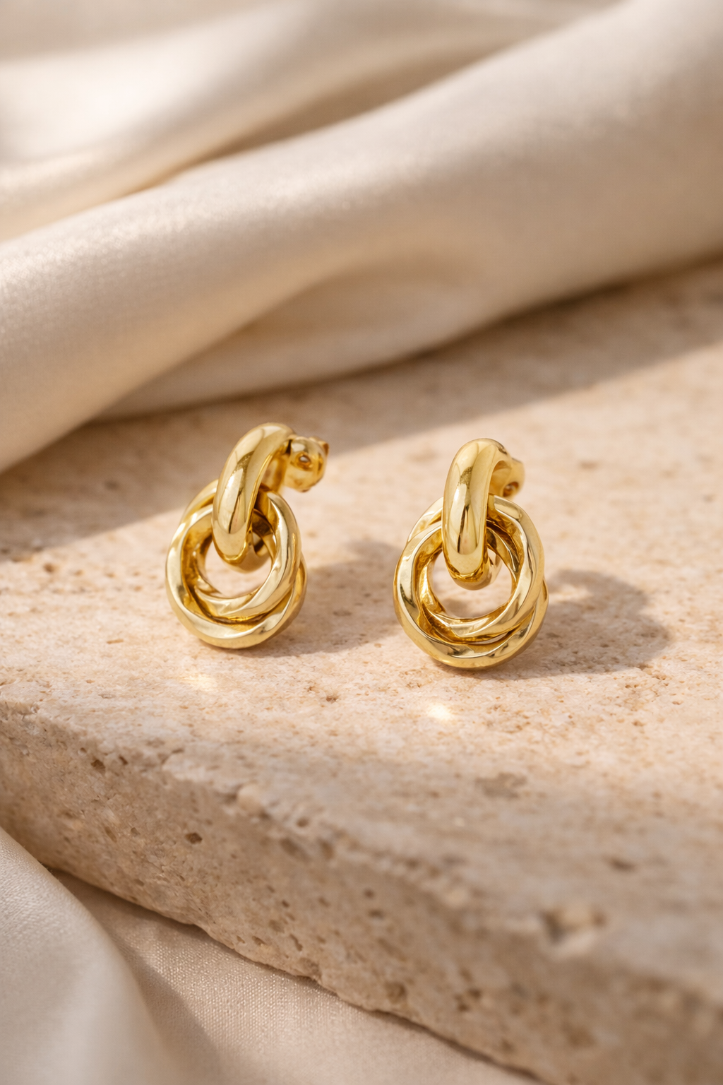 Boucle d’oreille Nœud d’Or - Acier inoxydable - 1,8 x 2,7 cm